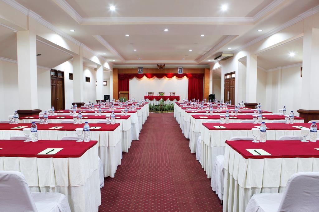 Lombok Garden Hotel Mataram Exterior photo