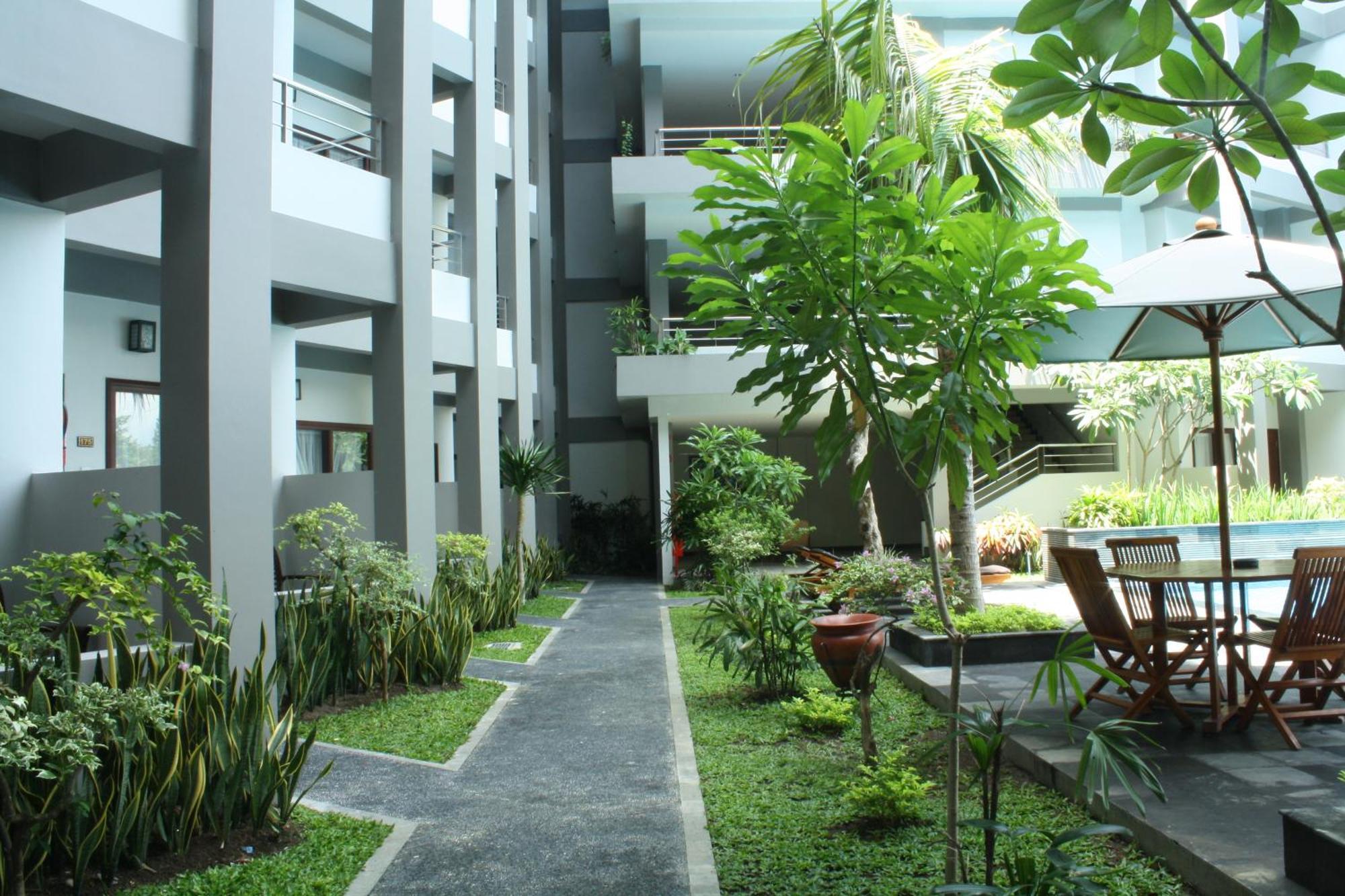 Lombok Garden Hotel Mataram Exterior photo