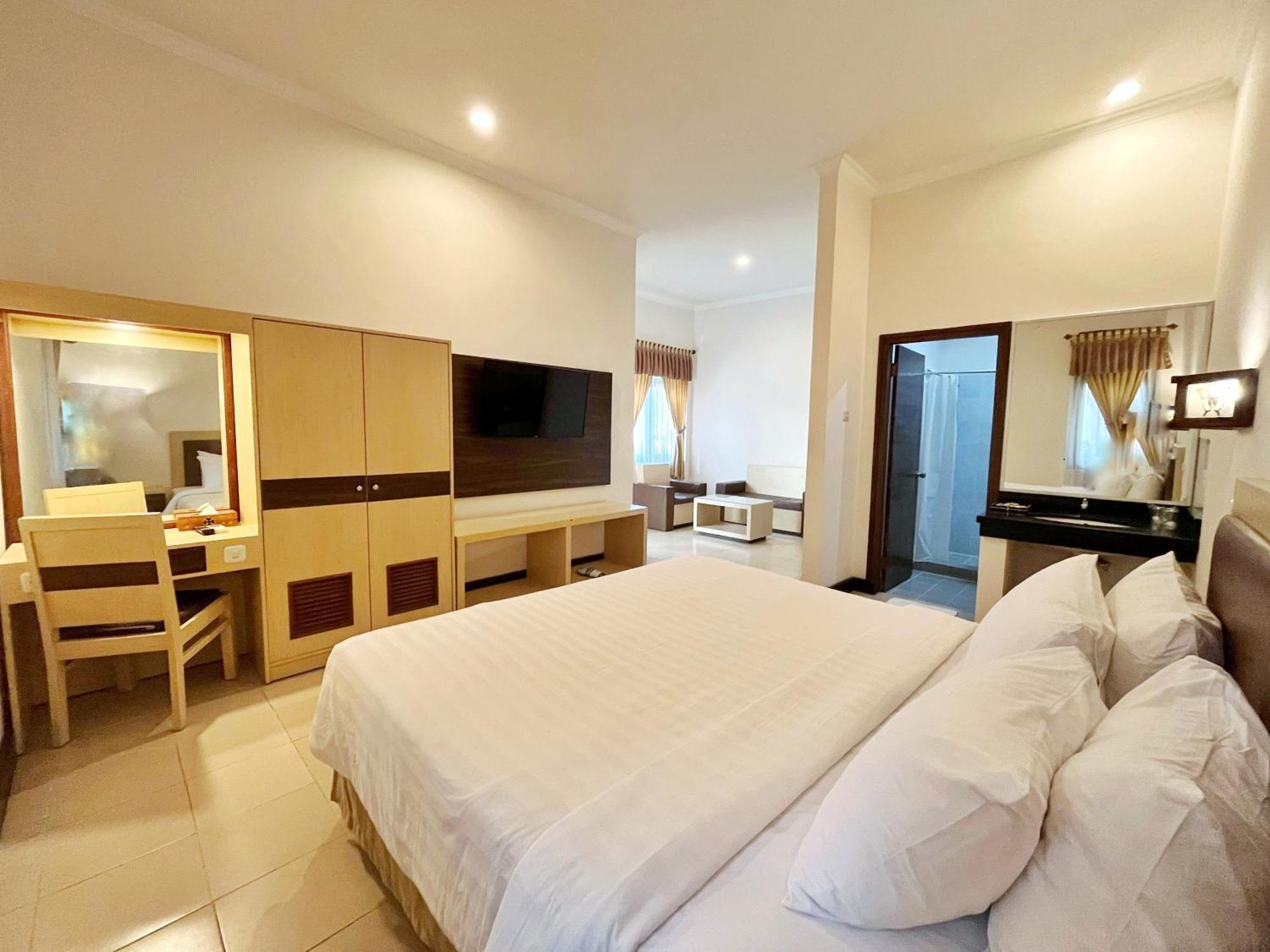 Lombok Garden Hotel Mataram Exterior photo